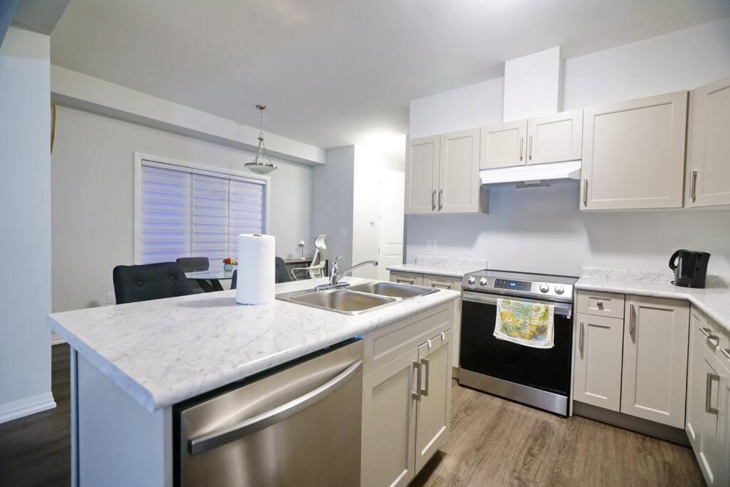 Beautiful And Unique Home In Niagara Bagian luar foto